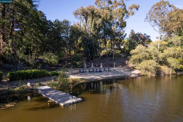 101 La Bolsa Rd, Walnut Creek, CA 94598