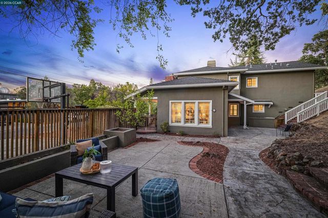 101 La Bolsa Rd, Walnut Creek, CA 94598