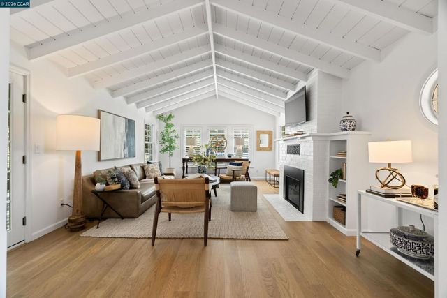 101 La Bolsa Rd, Walnut Creek, CA 94598