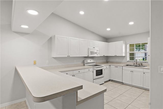 996 S Easy Street, Sebastian, FL 32958