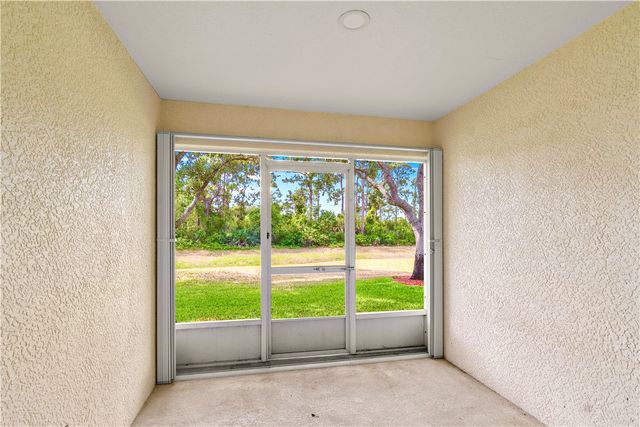 996 S Easy Street, Sebastian, FL 32958