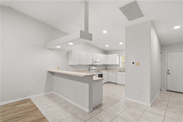 996 S Easy Street, Sebastian, FL 32958