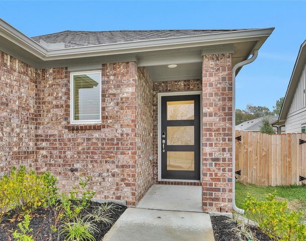 18612 Hillswood Drive, Conroe, TX 77316