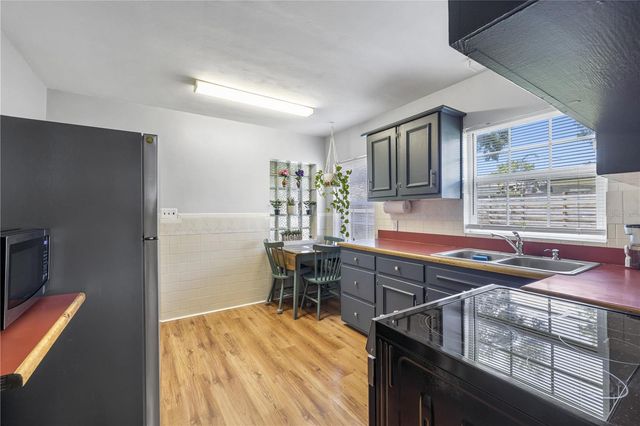 304 W LAKE AVENUE, Auburndale, FL 33823