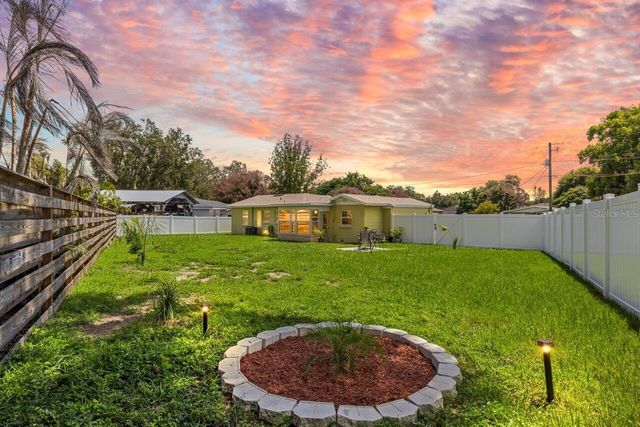 304 W LAKE AVENUE, Auburndale, FL 33823