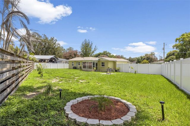 304 W LAKE AVENUE, Auburndale, FL 33823