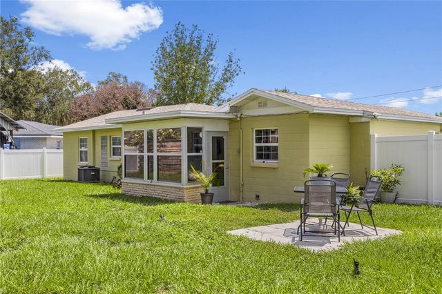 304 W LAKE AVENUE, Auburndale, FL 33823