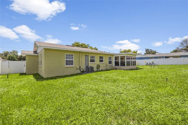 304 W LAKE AVENUE, Auburndale, FL 33823
