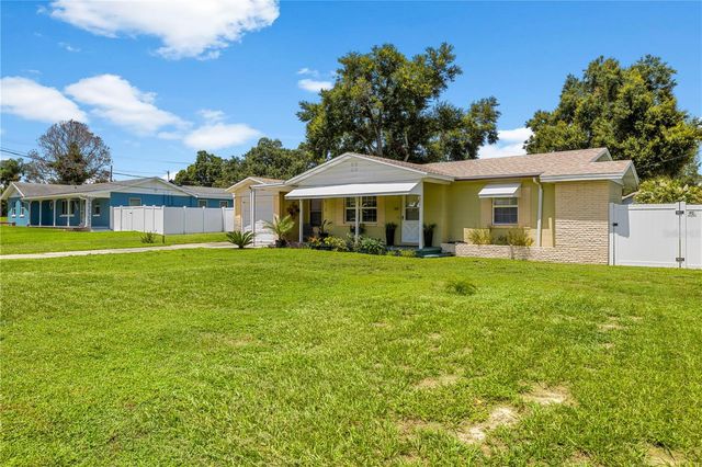 304 W LAKE AVENUE, Auburndale, FL 33823
