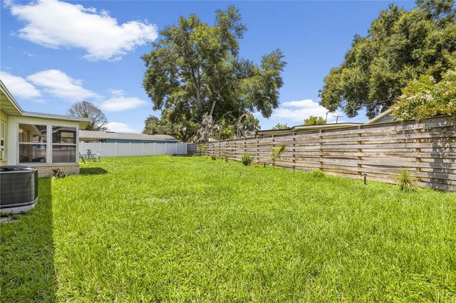 304 W LAKE AVENUE, Auburndale, FL 33823