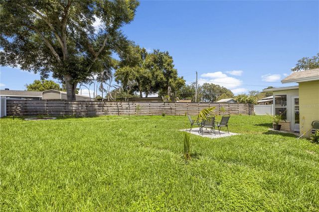 304 W LAKE AVENUE, Auburndale, FL 33823
