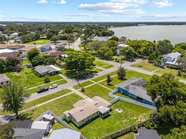 304 W LAKE AVENUE, Auburndale, FL 33823