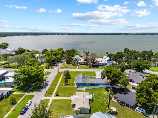 304 W LAKE AVENUE, Auburndale, FL 33823