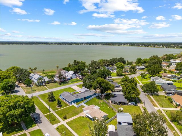 304 W LAKE AVENUE, Auburndale, FL 33823