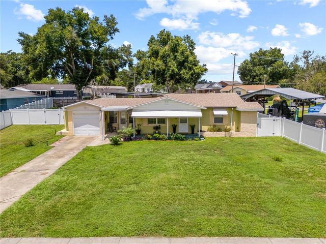 304 W LAKE AVENUE, Auburndale, FL 33823