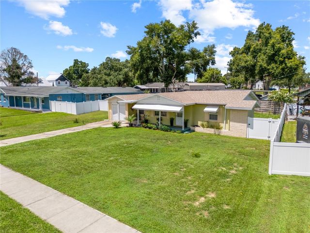304 W LAKE AVENUE, Auburndale, FL 33823