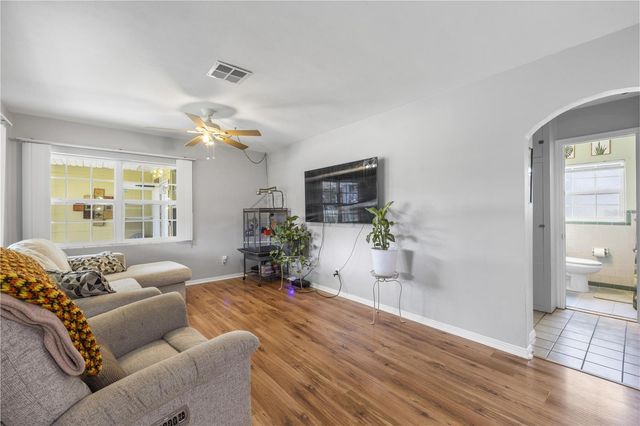 304 W LAKE AVENUE, Auburndale, FL 33823