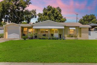 304 W LAKE AVENUE, Auburndale, FL 33823