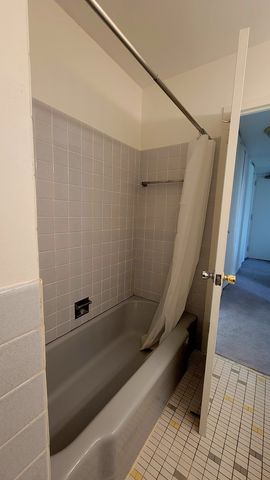 5701 N Sheridan Road 5U, Chicago, IL 60660