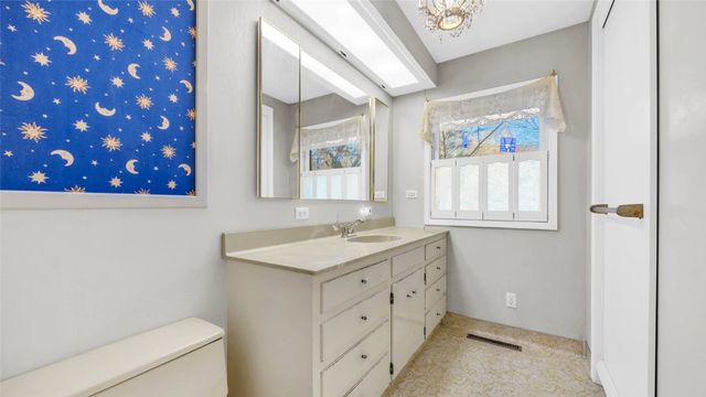 435 Lee Street, Iowa City, IA 52246