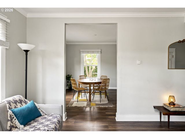 7604 Se WOODSTOCK Blvd, Portland, OR 97206