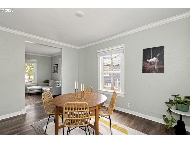 7604 Se WOODSTOCK Blvd, Portland, OR 97206
