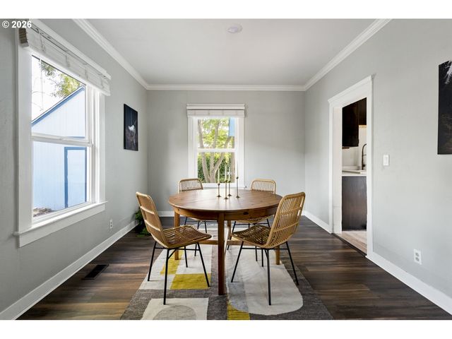 7604 Se WOODSTOCK Blvd, Portland, OR 97206