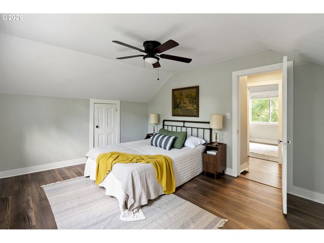 7604 Se WOODSTOCK Blvd, Portland, OR 97206
