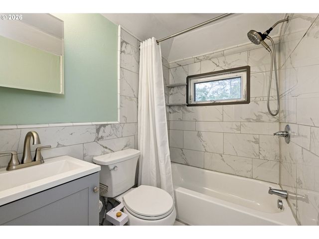 7604 Se WOODSTOCK Blvd, Portland, OR 97206