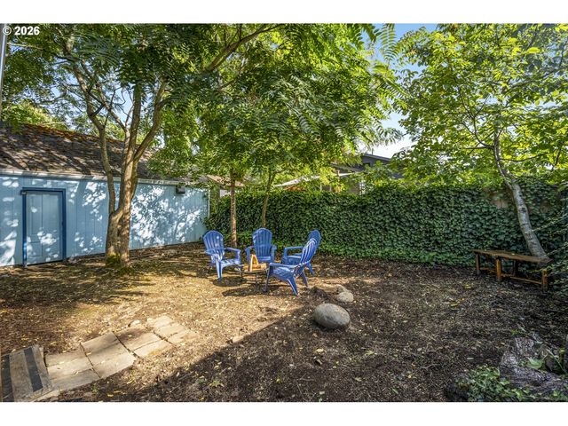 7604 Se WOODSTOCK Blvd, Portland, OR 97206