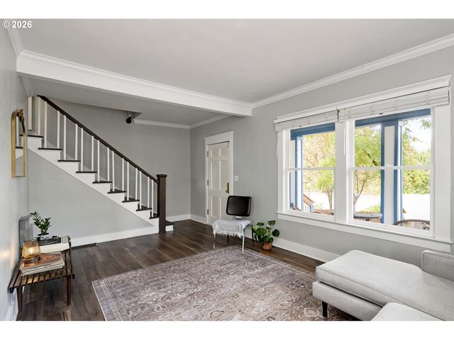 7604 Se WOODSTOCK Blvd, Portland, OR 97206