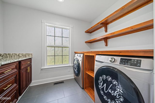 412 Apple Valley Road, Sevierville, TN 37862