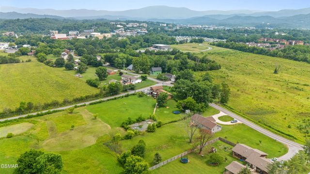 412 Apple Valley Road, Sevierville, TN 37862