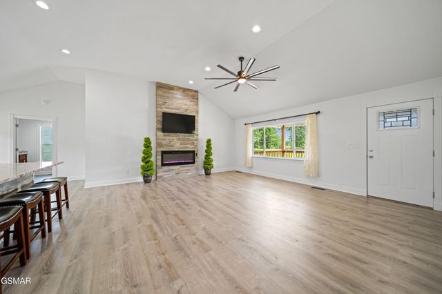 412 Apple Valley Road, Sevierville, TN 37862
