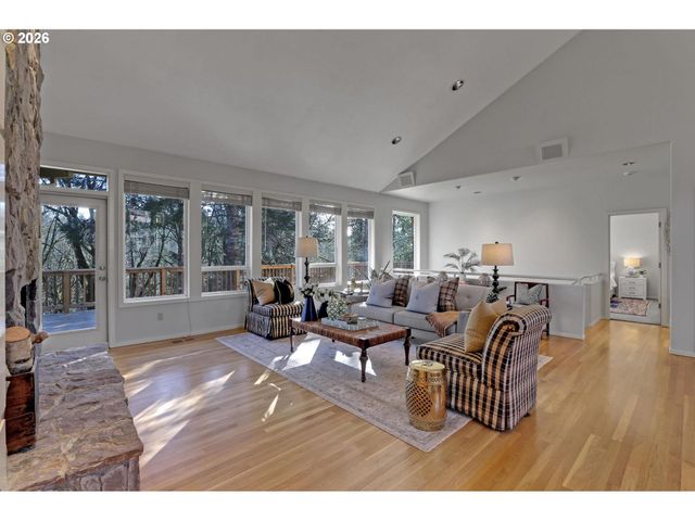 700 Sw 67TH Pl, Portland, OR 97225