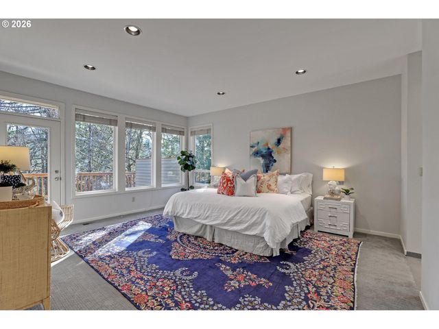 700 Sw 67TH Pl, Portland, OR 97225