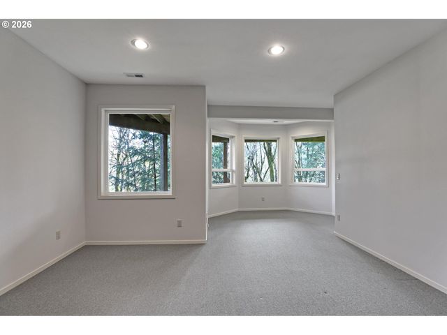 700 Sw 67TH Pl, Portland, OR 97225