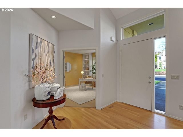 700 Sw 67TH Pl, Portland, OR 97225