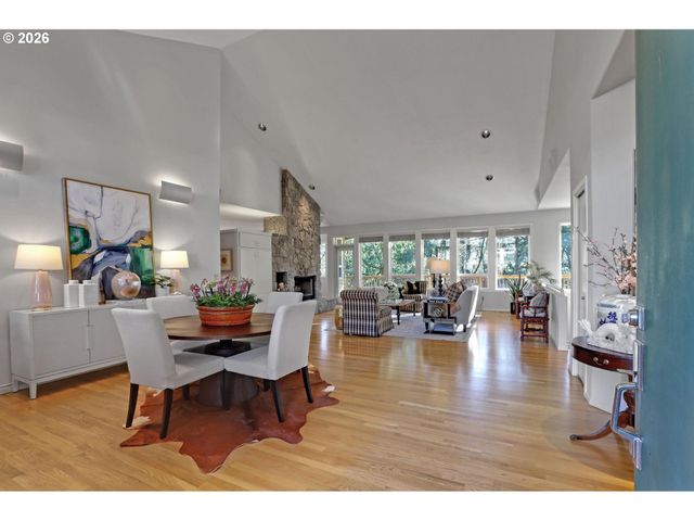 700 Sw 67TH Pl, Portland, OR 97225