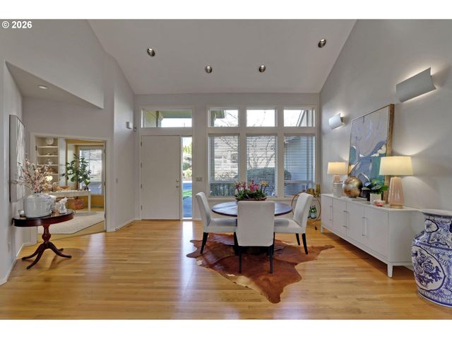 700 Sw 67TH Pl, Portland, OR 97225