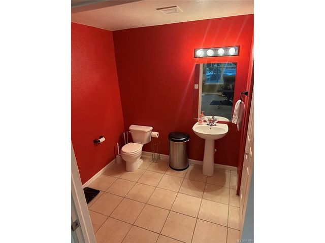 22821 E Briarwood Pl, Aurora, CO 80016