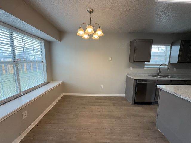 704 Inglewood Trail, Desoto, TX 75115