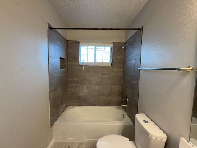 704 Inglewood Trail, Desoto, TX 75115