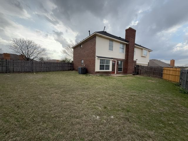 704 Inglewood Trail, Desoto, TX 75115