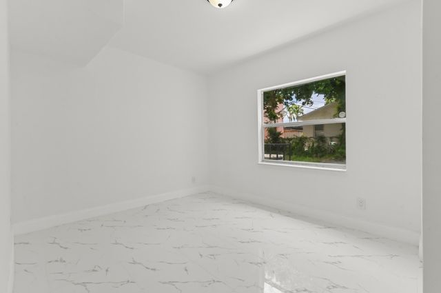 515 Putnam Road, West Palm Beach, FL 33405