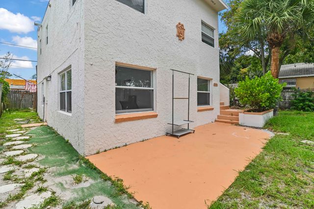 515 Putnam Road, West Palm Beach, FL 33405