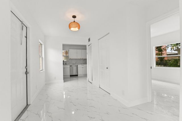515 Putnam Road, West Palm Beach, FL 33405
