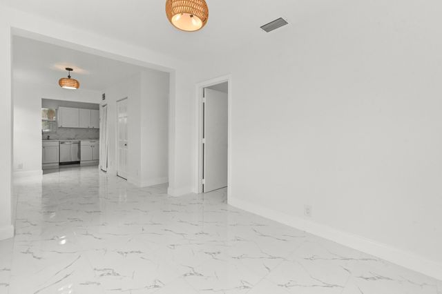 515 Putnam Road, West Palm Beach, FL 33405