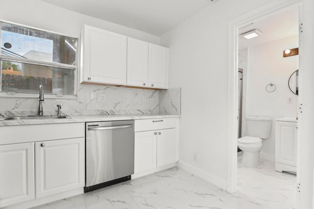515 Putnam Road, West Palm Beach, FL 33405