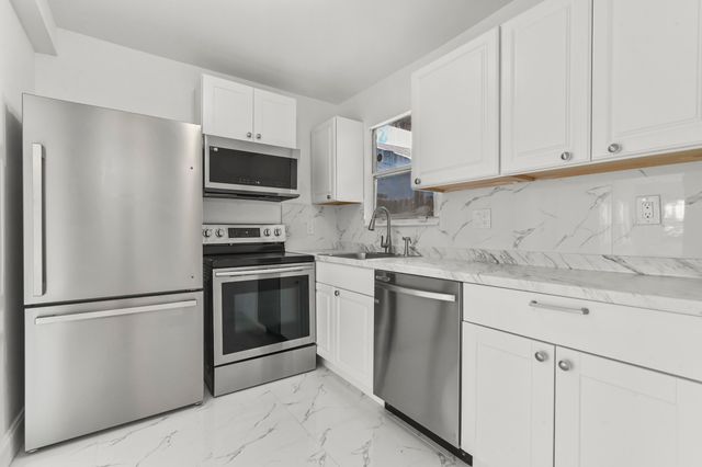 515 Putnam Road, West Palm Beach, FL 33405